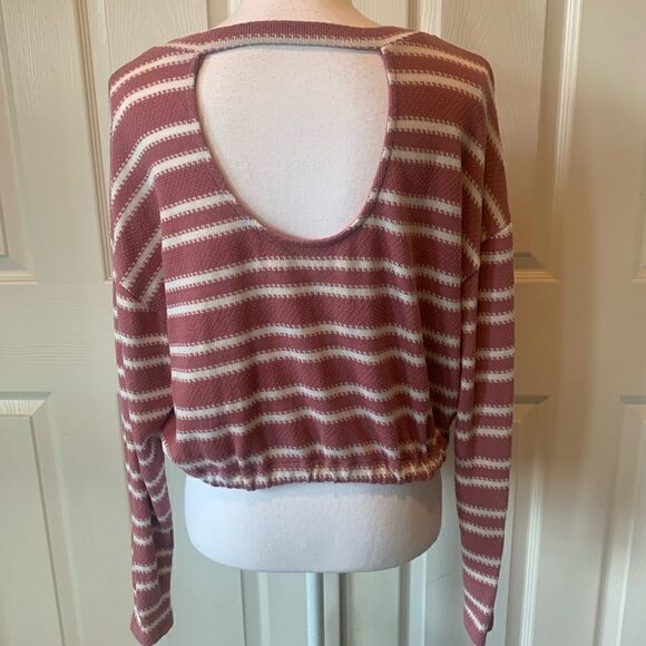 šAeropostaleāLongāSleeveĀ StripedāCropāSweater - Picture 4 of 9